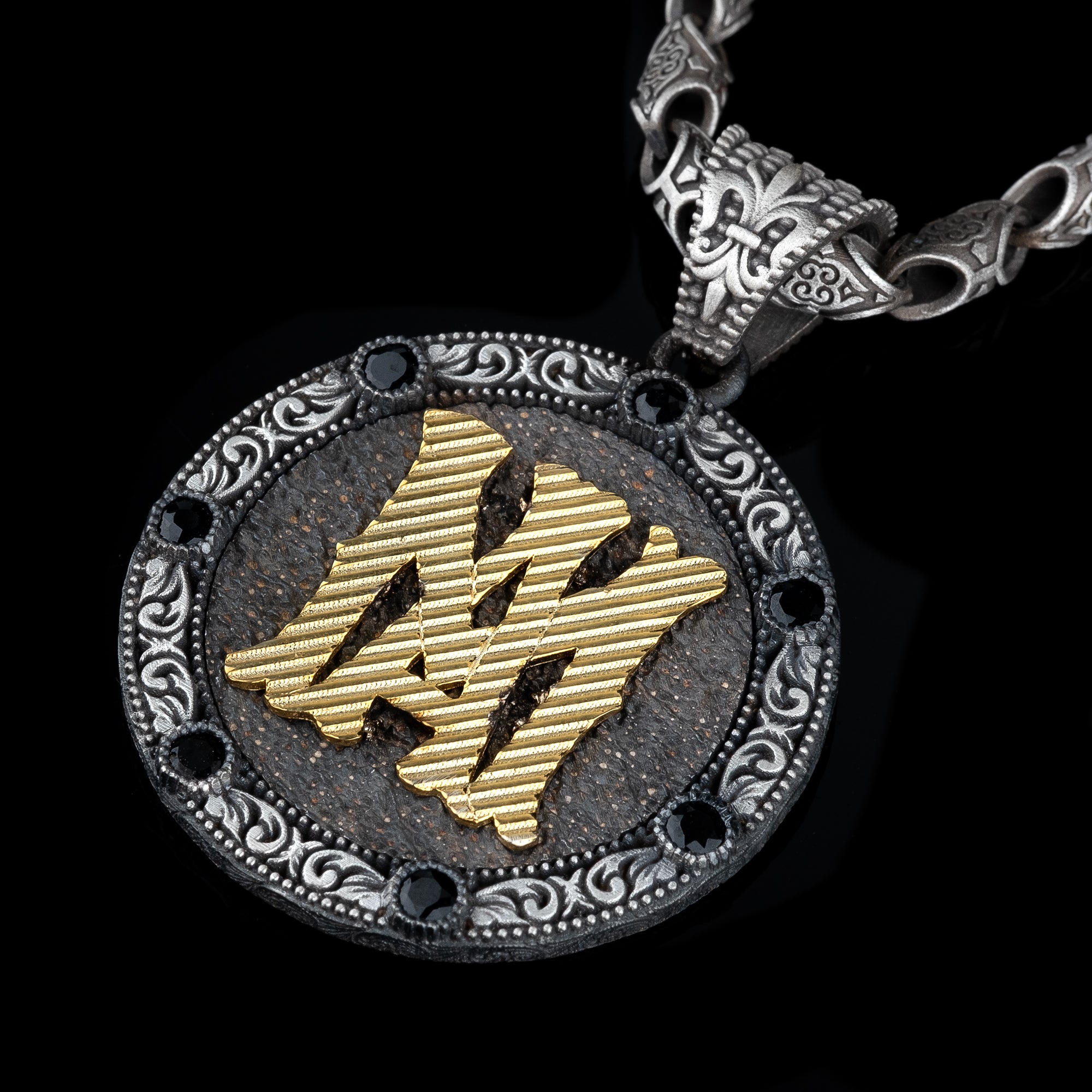 Customizable Sterling Silver Medallion Necklace for Men – Handmade Personalized Pendant with Unique Chain