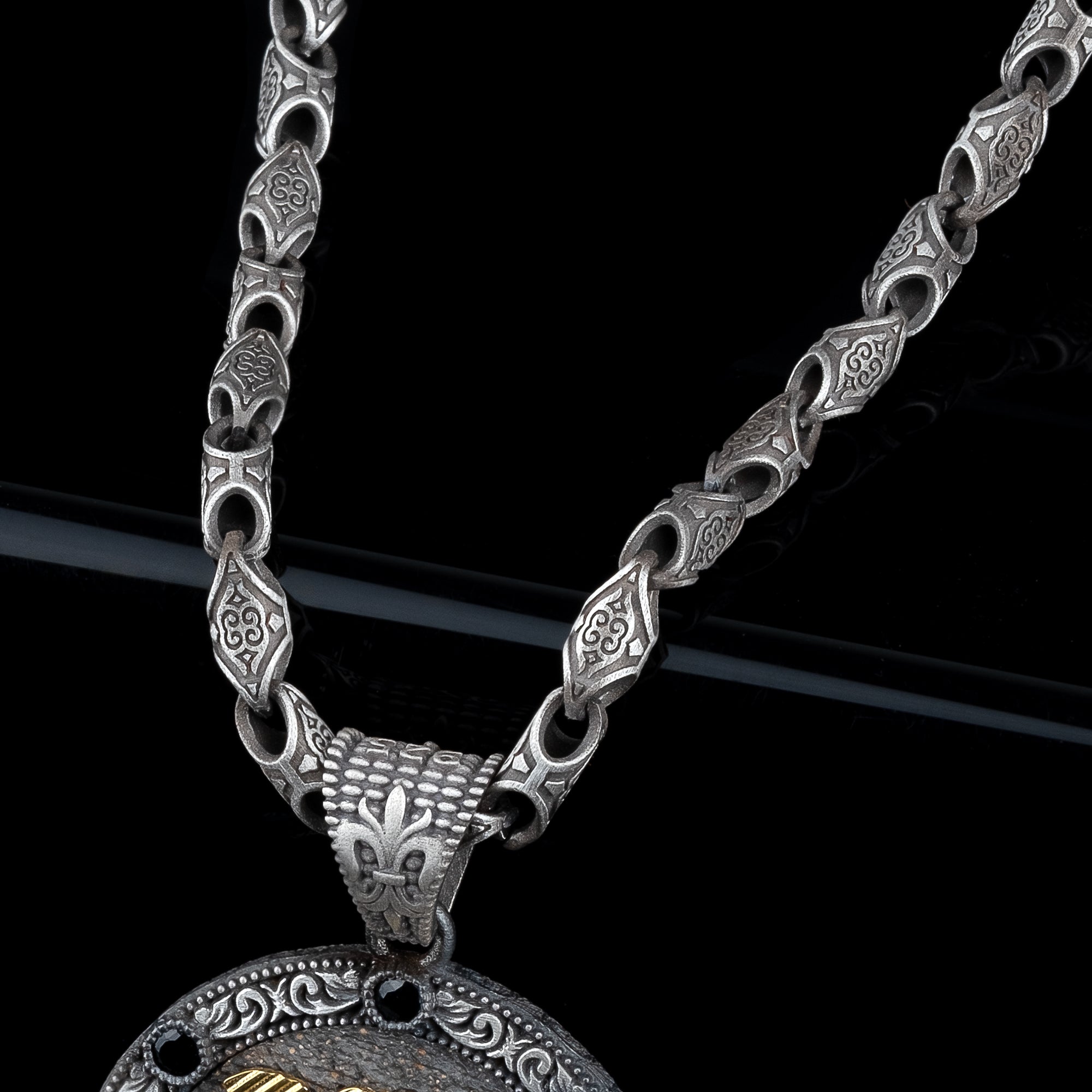 Customizable Sterling Silver Medallion Necklace for Men – Handmade Personalized Pendant with Unique Chain