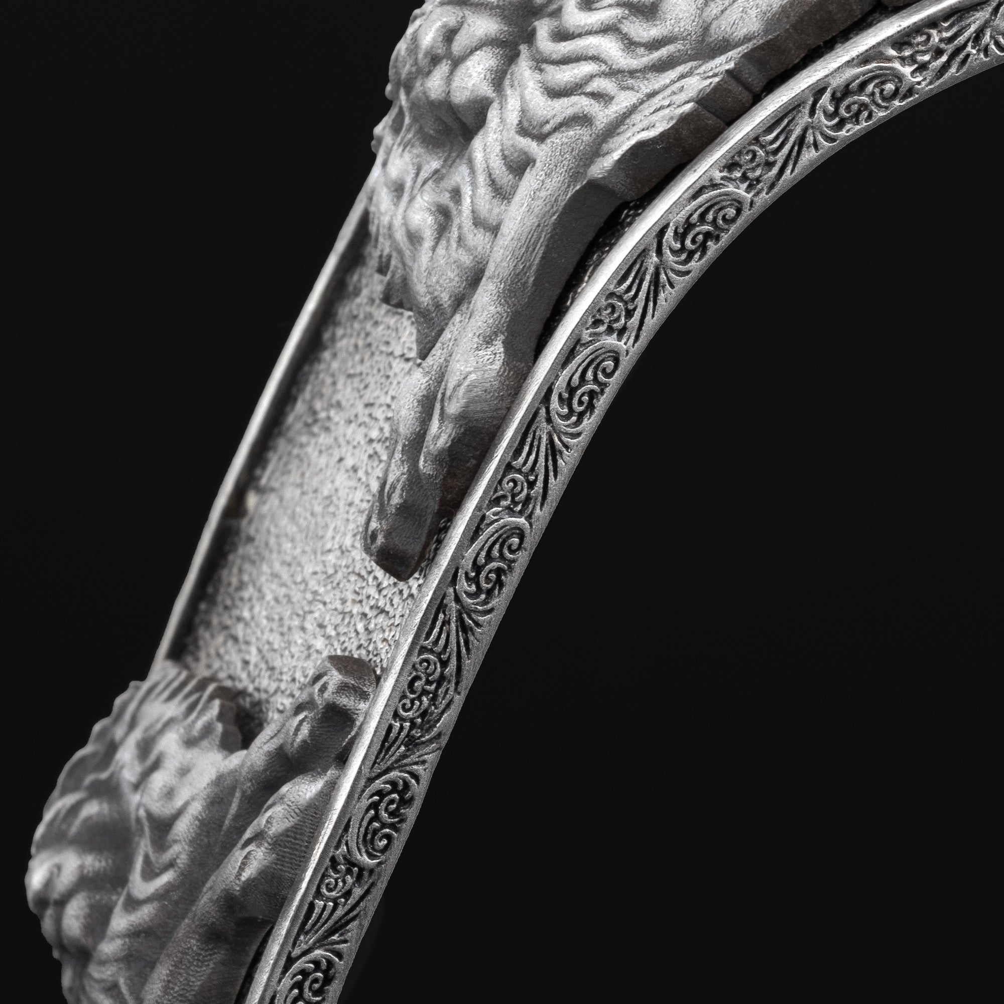 Men’s Sterling Silver Lion Bracelet – Bold Handcrafted Cuff with Reclining Lion Motifs