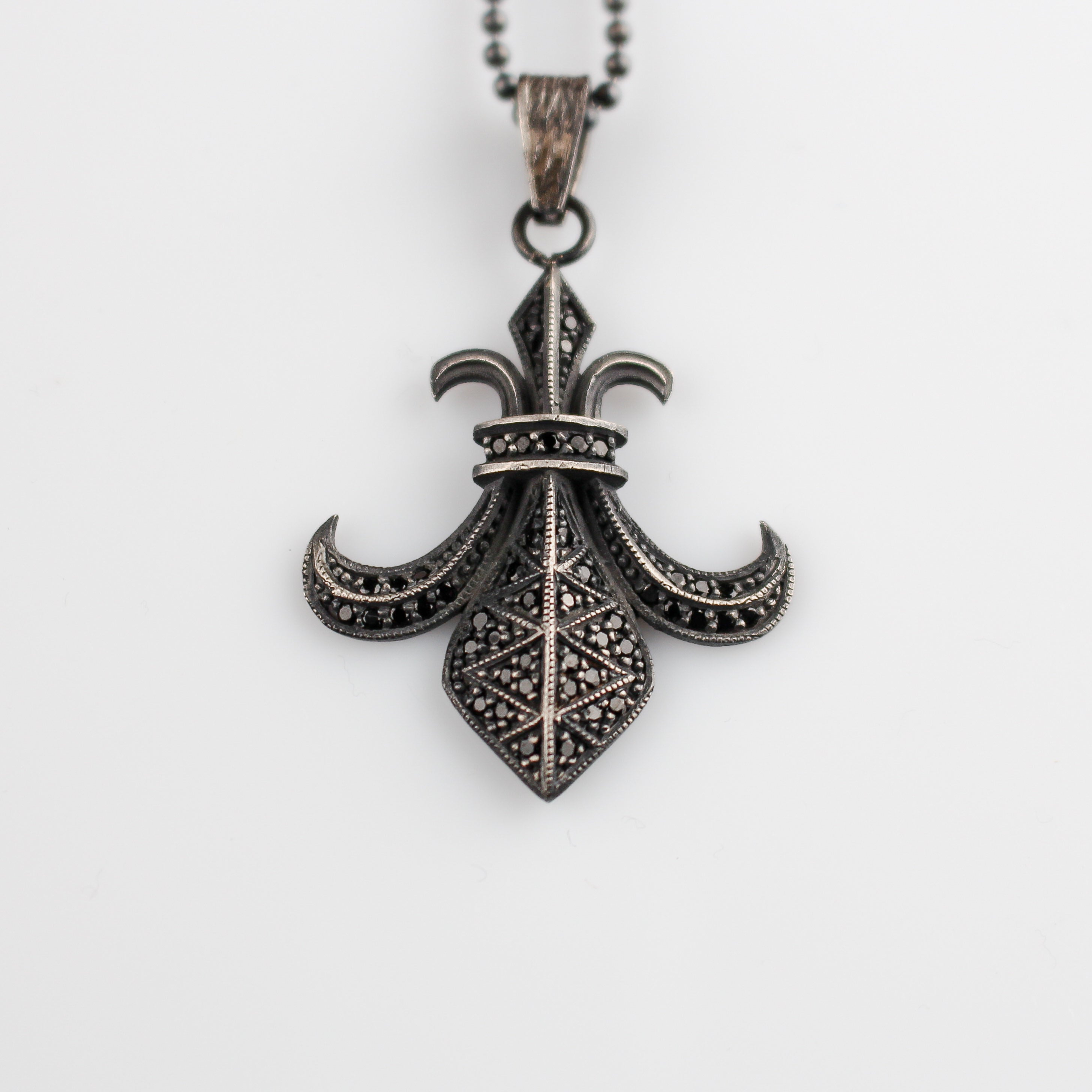 Exquisite Fleur-de-Lis Necklace in 925 Sterling Silver | Symbol of Elegance Oendant Necklace